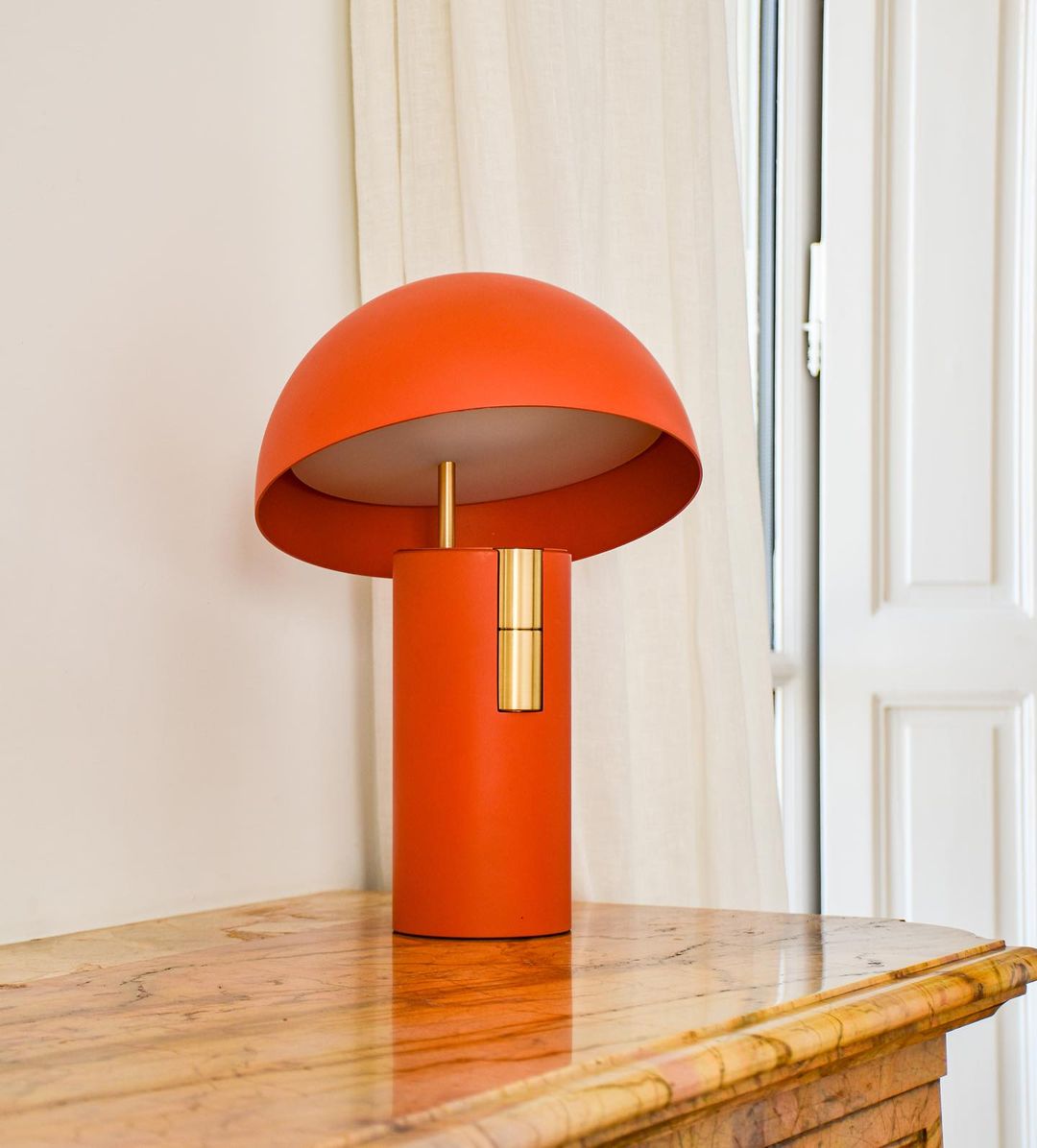 Bordslampa - RetroWave - Minimalistisk & Justerbar Design - Chic Modern Elegans | Veska