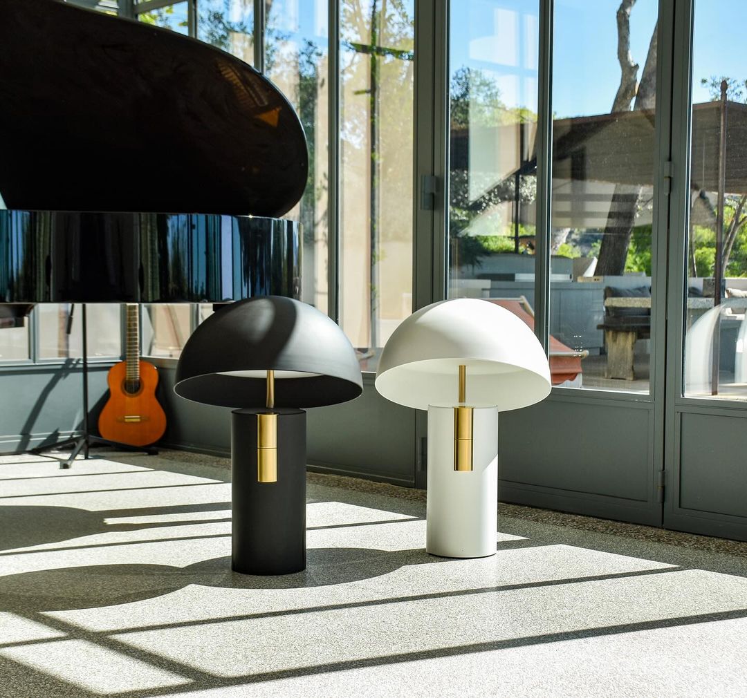 Bordslampa - RetroWave - Minimalistisk & Justerbar Design - Chic Modern Elegans | Veska