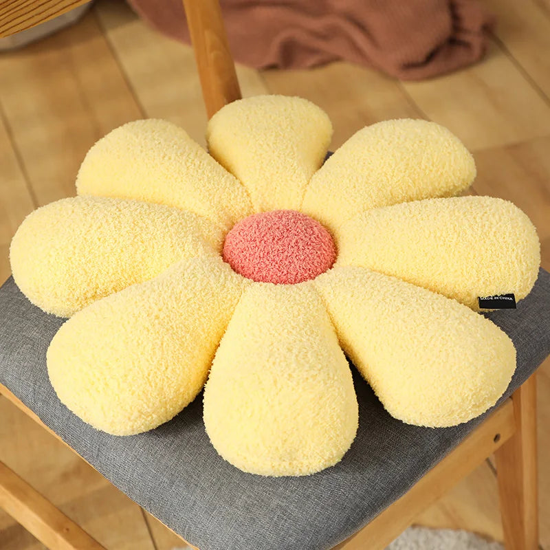 Boucle Plush Flower Cushion | Veska Gul blomma