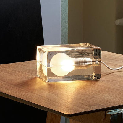 BrightCube – Minimalistisk Bordslampa med Transparent Glasruta | Veska