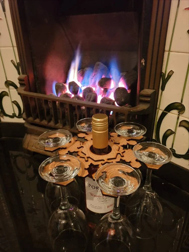 charmig vinrack i snöflingedesign | Veska