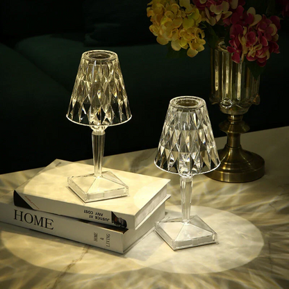 Chic bordslampa med kristalldesign - CrystalLuxe | Veska