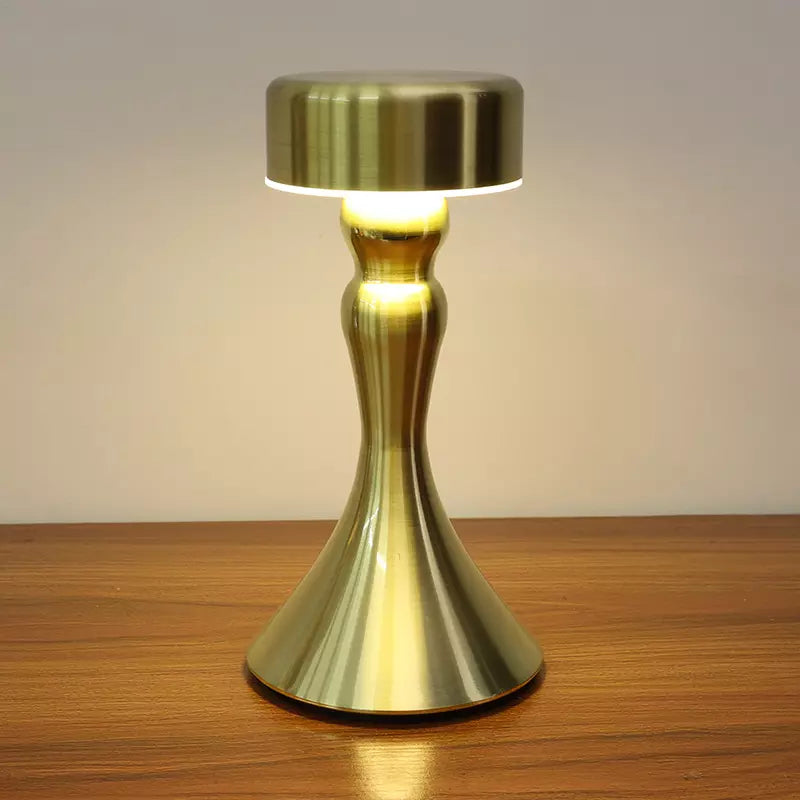 ChicLuxe – Trådlampa med laddningsfunktion Veska