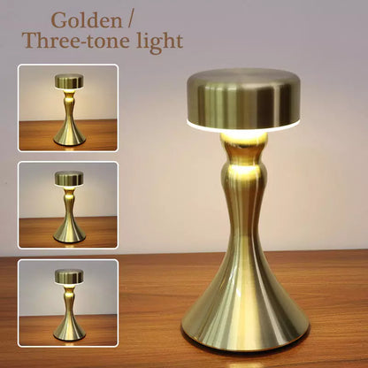 ChicLuxe – Trådlampa med laddningsfunktion Veska Guld