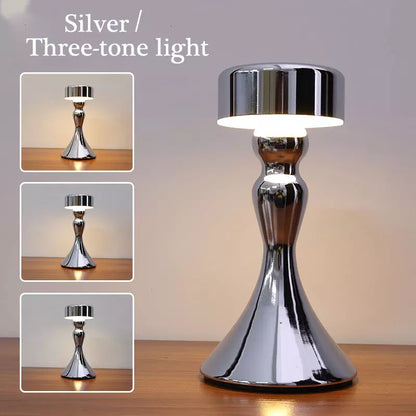 ChicLuxe – Trådlampa med laddningsfunktion Veska Silversilver