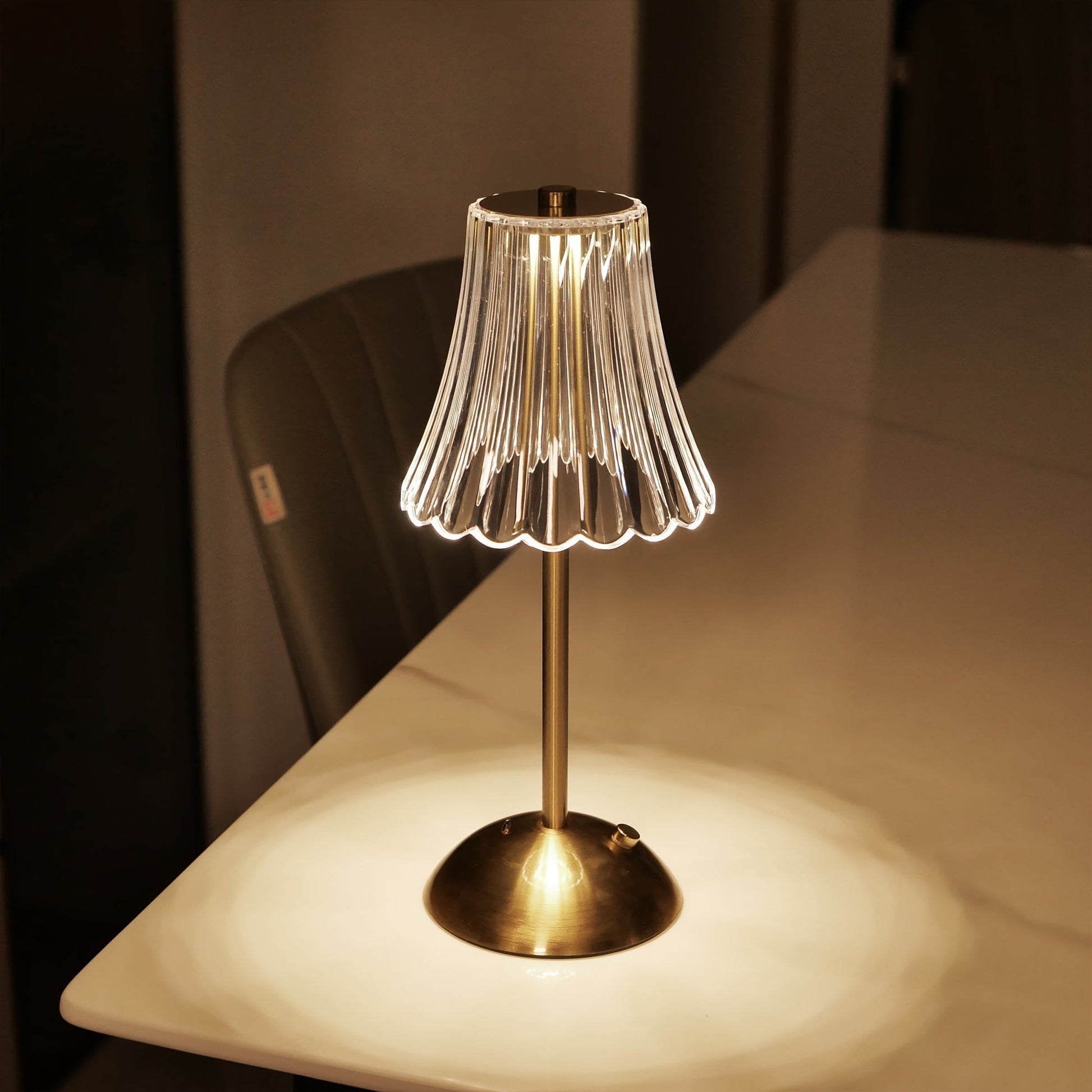 Crystaluxe Lampa - LED Crystal Bordslampa med Touchfunktion Veska