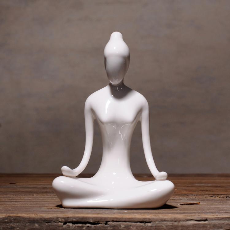 De moderna yogakvinna statyer | Veska D