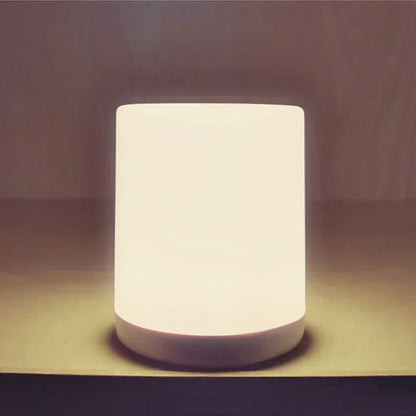 Dimbar LED Bordslampa med USB-port - GlowEase | Veska Varmt ljus