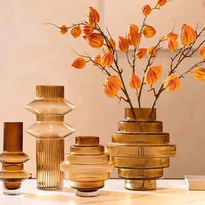 Elegant Amber Glass Vase - Contemporary decorative piece for stylish living spaces | Veska Amber Stil A Klein - 21x10cm