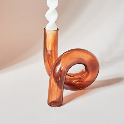 Elegant glasvas med integrerad ljuslykta för stilfull bordsdekoration | Veska Brun vas