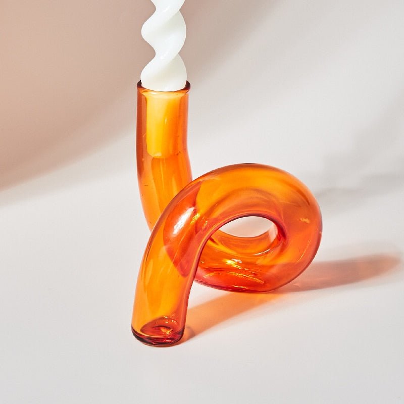 Elegant glasvas med integrerad ljuslykta för stilfull bordsdekoration | Veska Orange vas