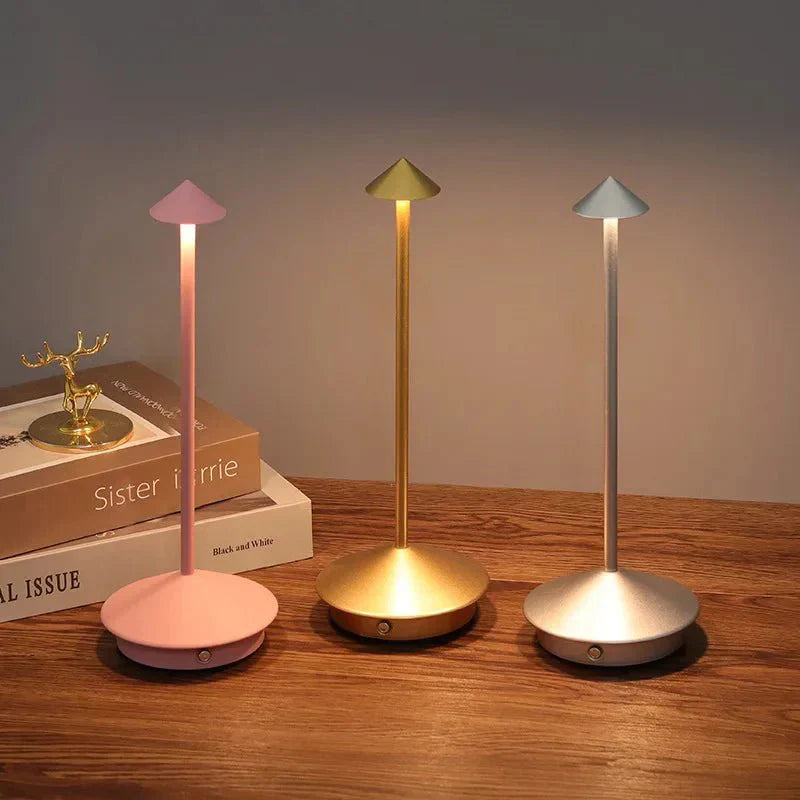 Elegant laddningsbar metallbords-lampa | Veska