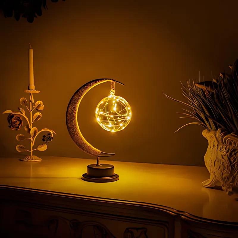 Elegant LED Bordslampa för en Magisk Atmosfär | Veska Guld