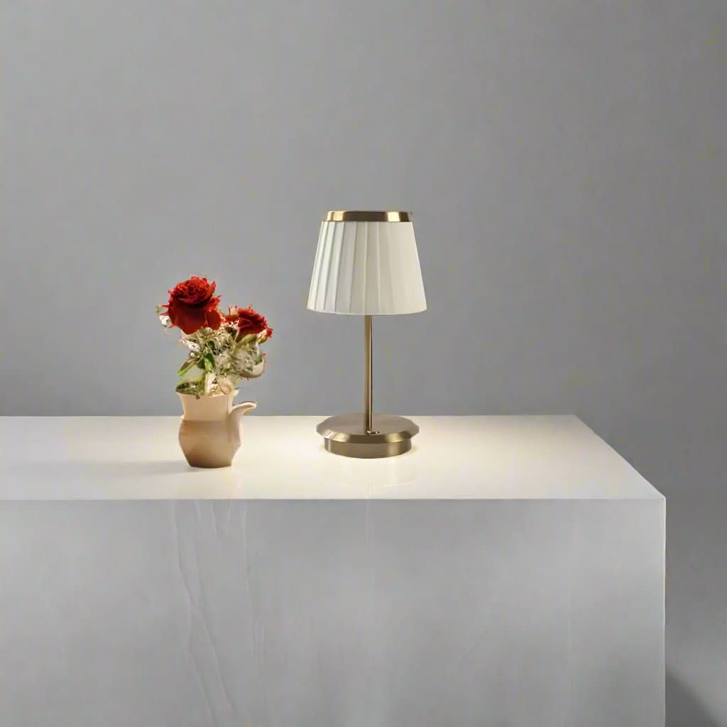 Elegant uppladdningsbar LED-bordslampa med touch-kontroll | Veska