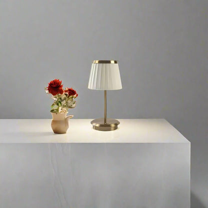 Elegant uppladdningsbar LED-bordslampa med touch-kontroll | Veska