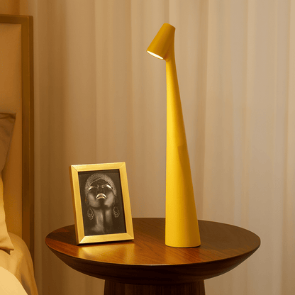 EVOLUCE – Uppladdningsbar Bordslampa med Modern Design & Lång Batteritid | Veska Gul