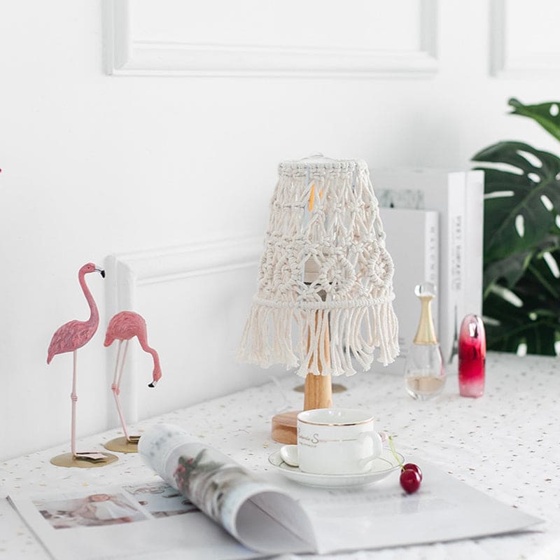 FeatherGlow Bordslampa – Lyx Bordslampa med Förenklad Design Veska