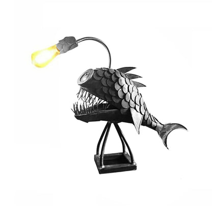 Fiskelampa Bordsbelysning – Handgjord Justerbar Lampa med Rustik Fiskdesign | Veska 22X13X16CM
