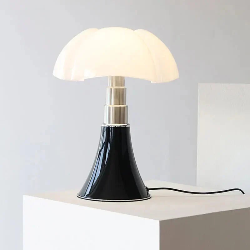 FloraLuxe Designer Blomsterbordslampa | Stilfull belysning för alla utrymmen | Veska Svart