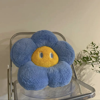 Fluffy Flower Cushion with Eyes | Veska mörkblå blomma