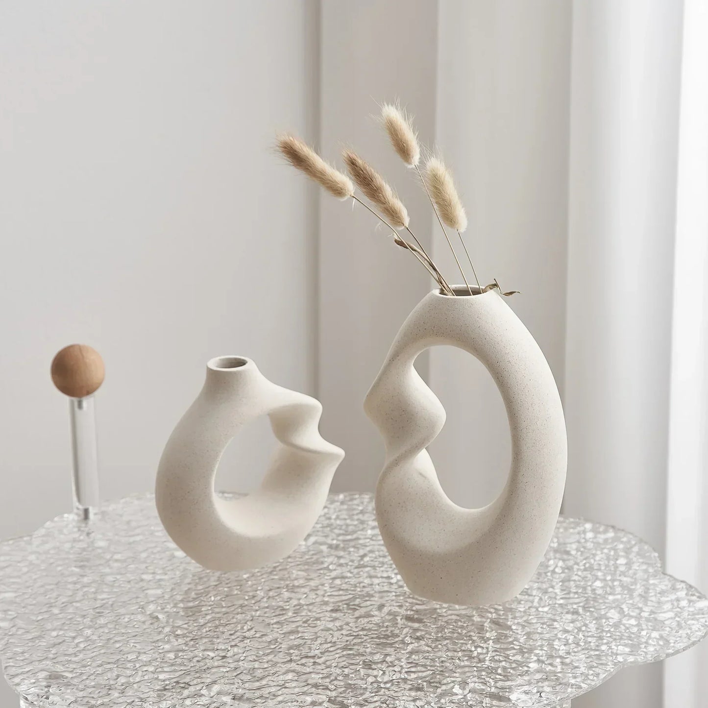 FormaLuxe Skulpturala keramiska vasar set med modern elegans | Veska