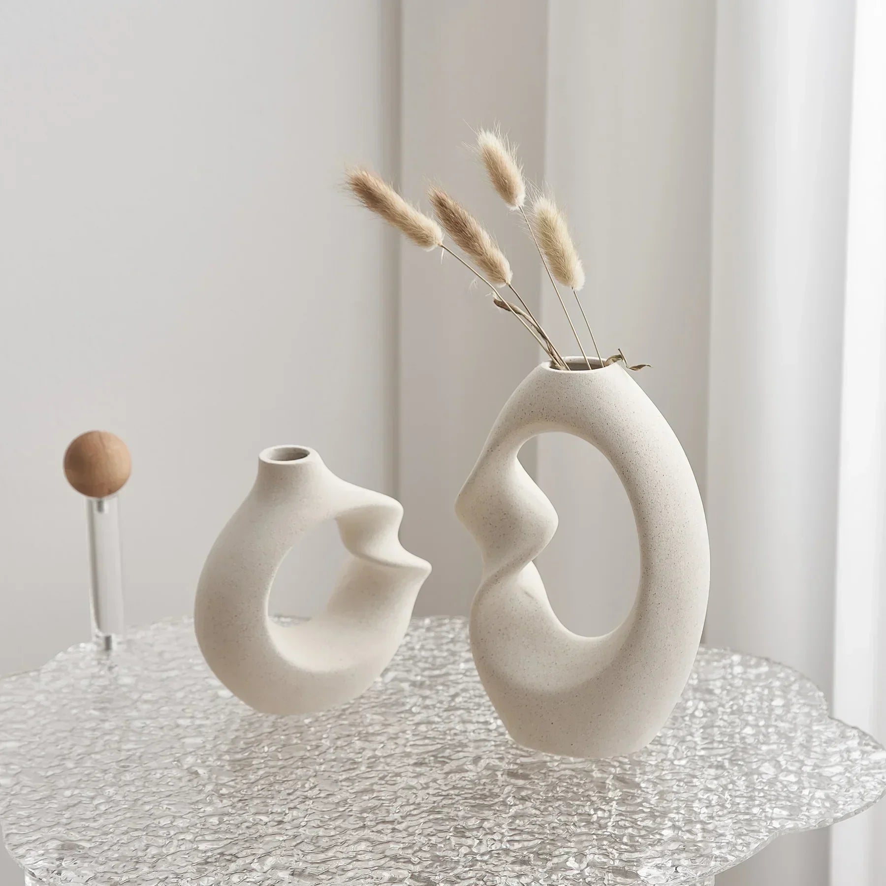 FormaLuxe Skulpturala keramiska vasar set med modern elegans | Veska