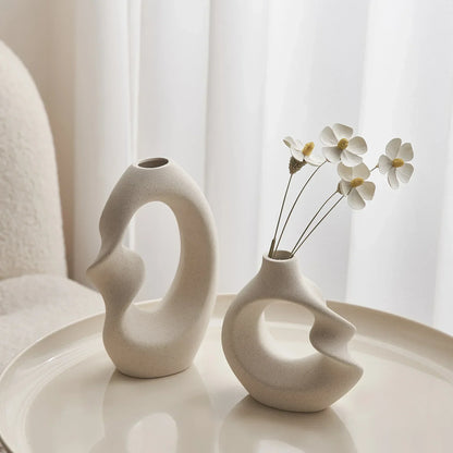 FormaLuxe Skulpturala keramiska vasar set med modern elegans | Veska
