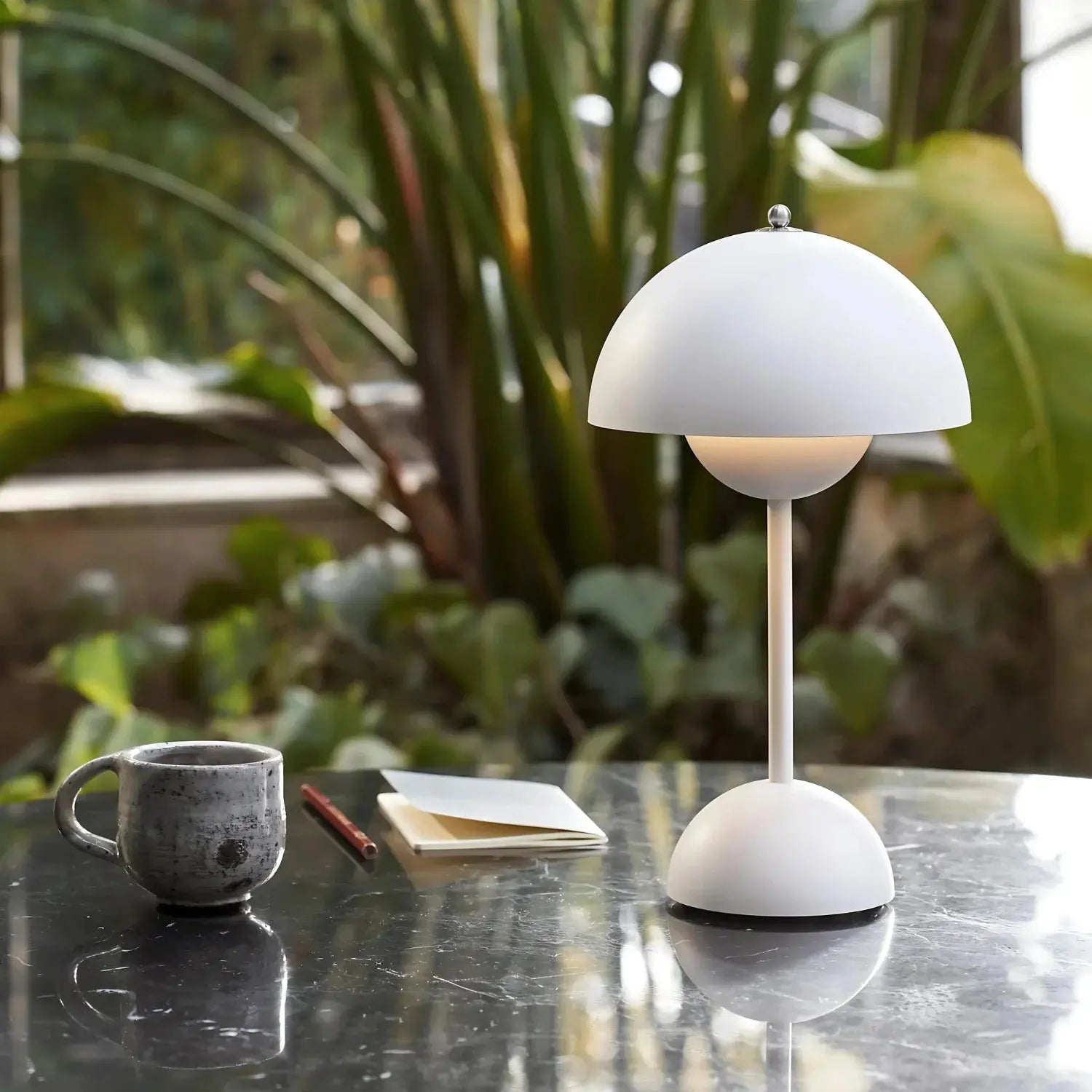 FrostLight - Modern Bordslampa | Veska