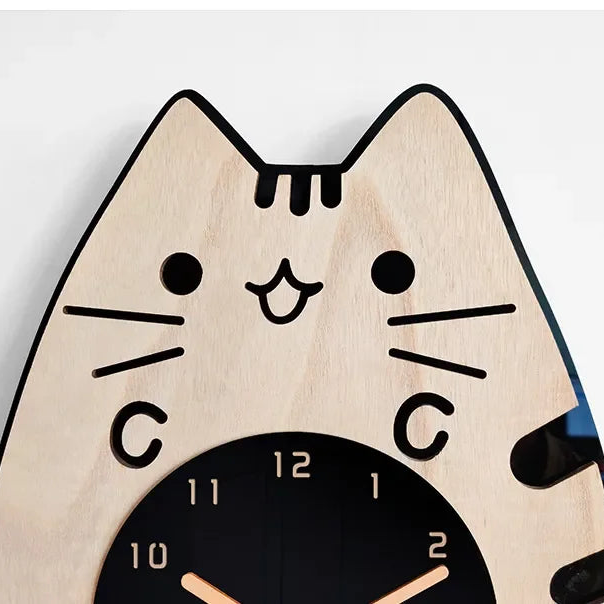 Glad Nyfiken Katt Väggklocka | Veska