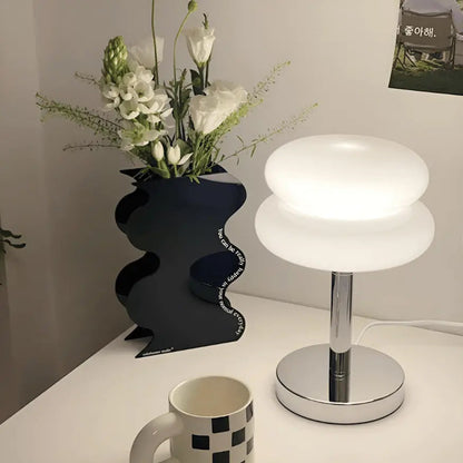 GlamoraLite - Elegant Glastabellampa för Ditt Inre | Veska