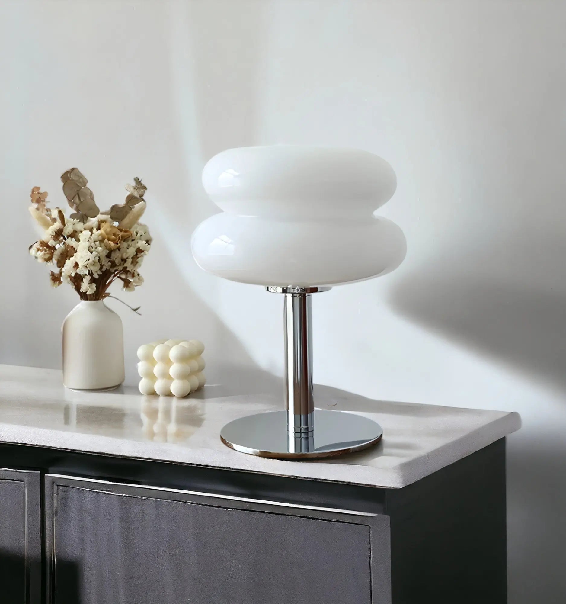 GlamoraLite - Elegant Glastabellampa för Ditt Inre | Veska Vit