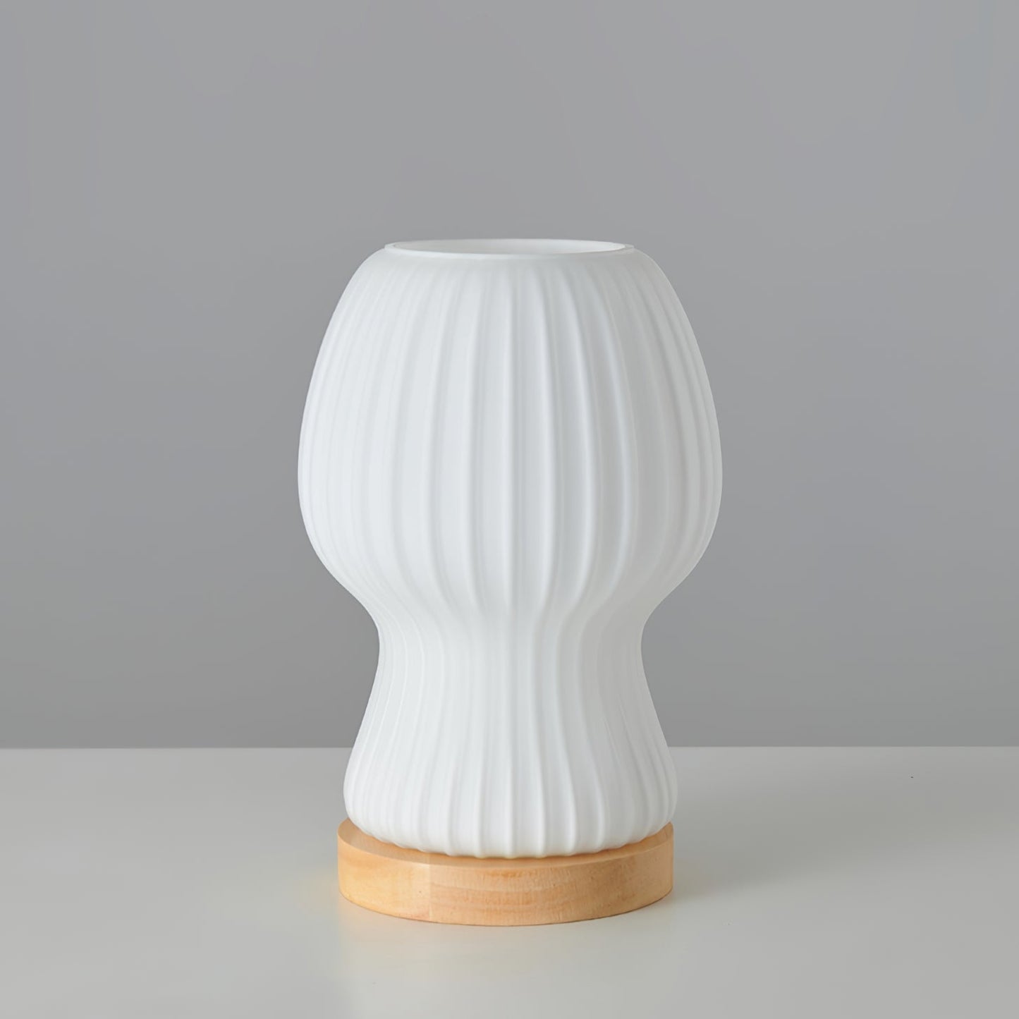 GlowBeam – Viktad glasbordslampa med träaccent | Veska