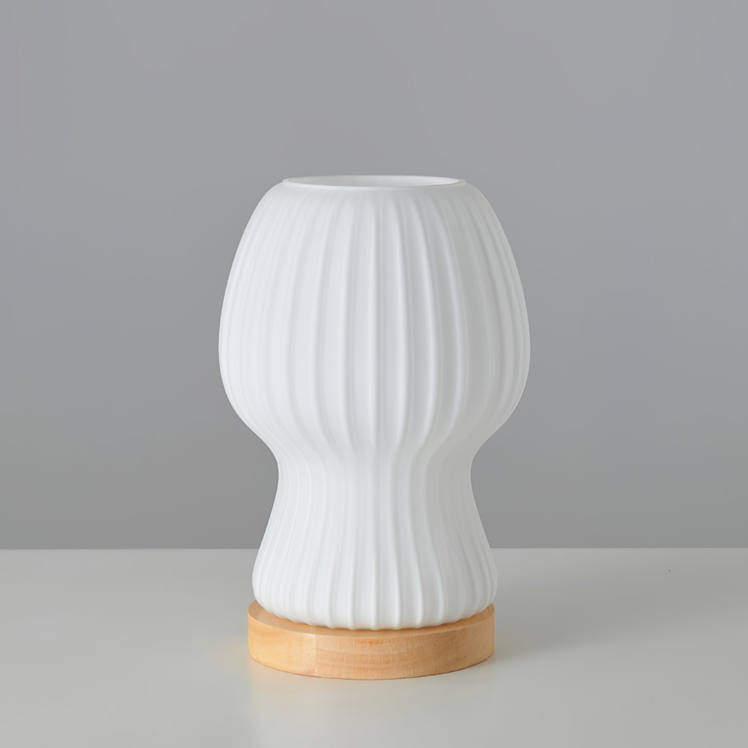 GlowBeam – Viktad glasbordslampa med träaccent | Veska