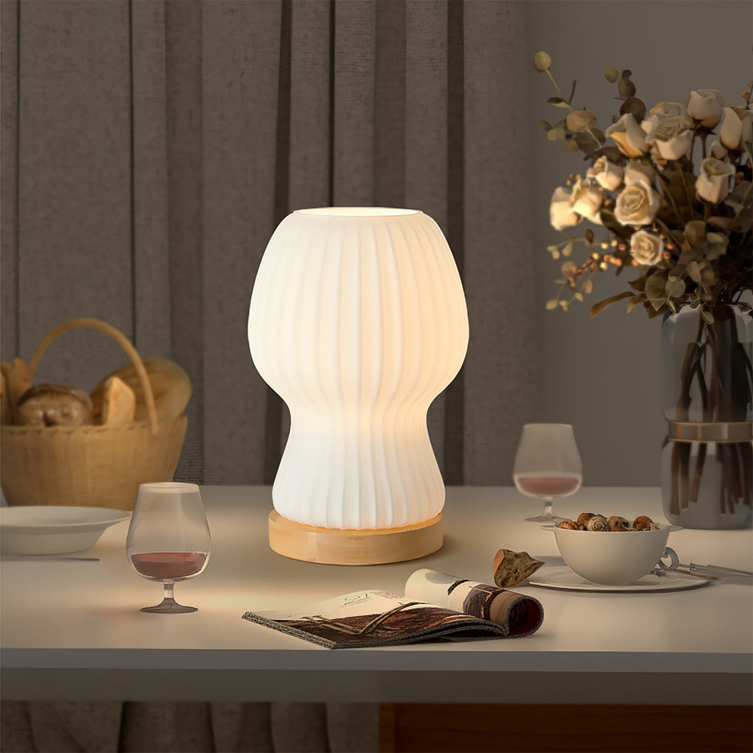 GlowBeam – Viktad glasbordslampa med träaccent | Veska