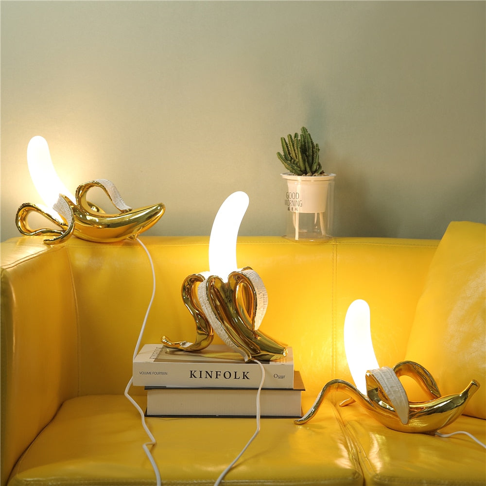 GoldenBanana - Elegant Art Deco Bordslampa | Veska