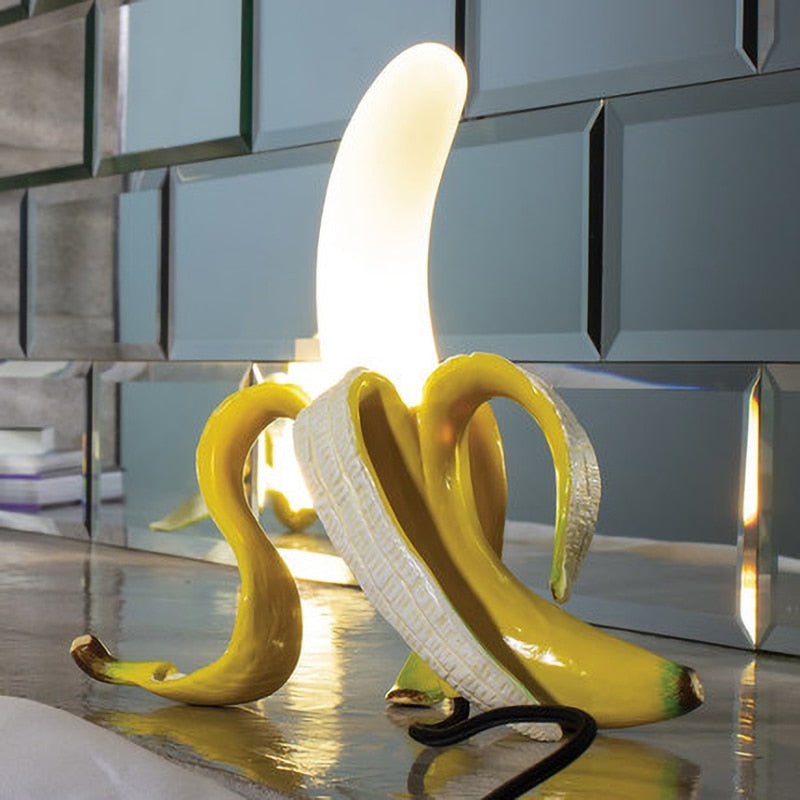 GoldenBanana - Elegant Art Deco Bordslampa | Veska