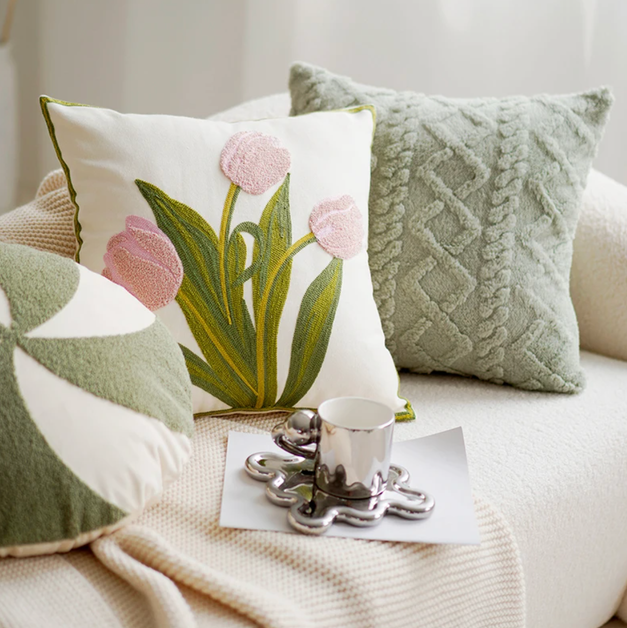Grön & Rosa Tulpan Broderad Kuddöverdrag | Veska