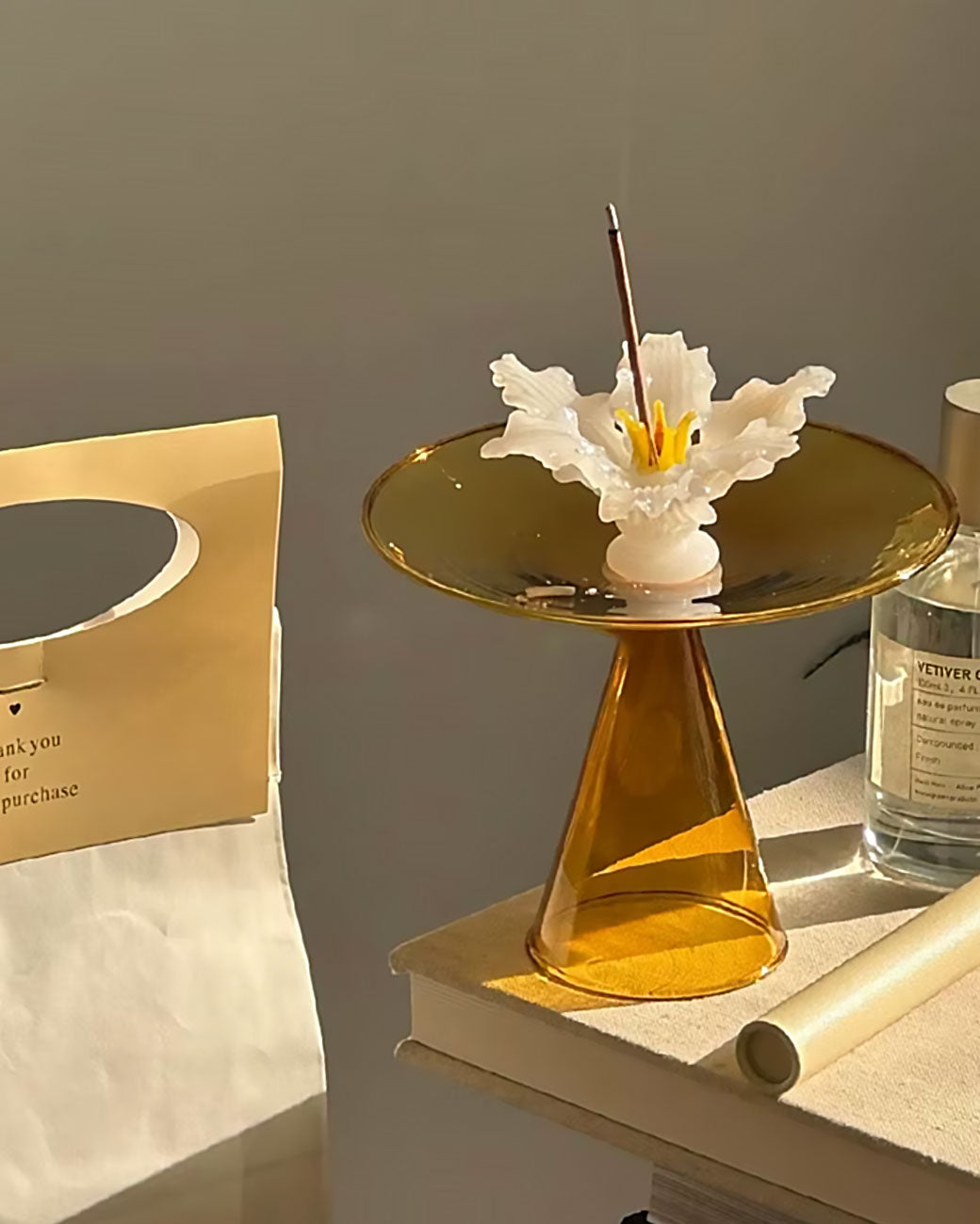 Handgjord 3D Glas Keramik Lilja Rökelsehållare | Veska