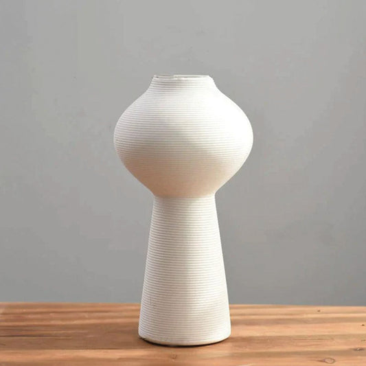 Handgjord keramikvas Veskaanche, elegant vit dekoration med ring skulptur | Veska Figur vas