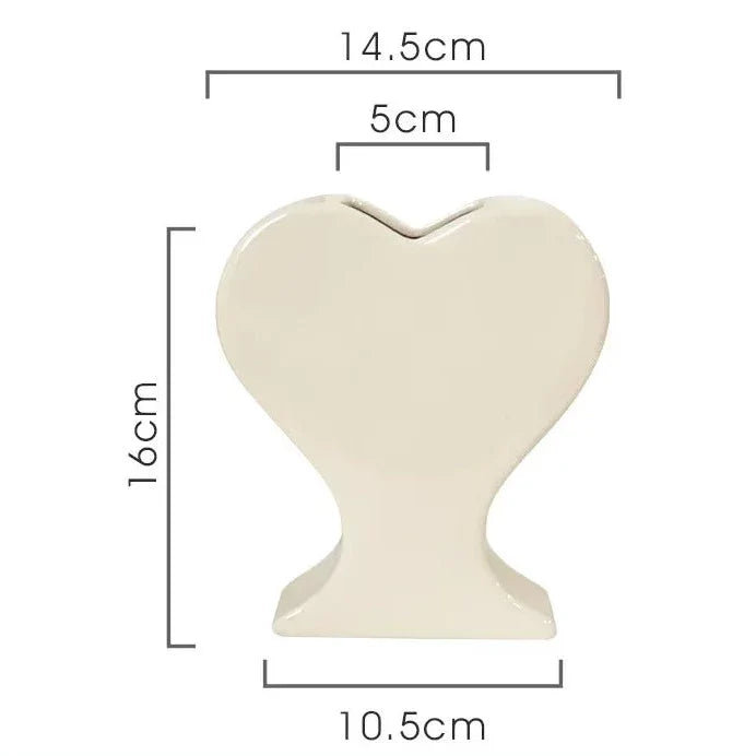 Heart Vase | Veska Elfenben