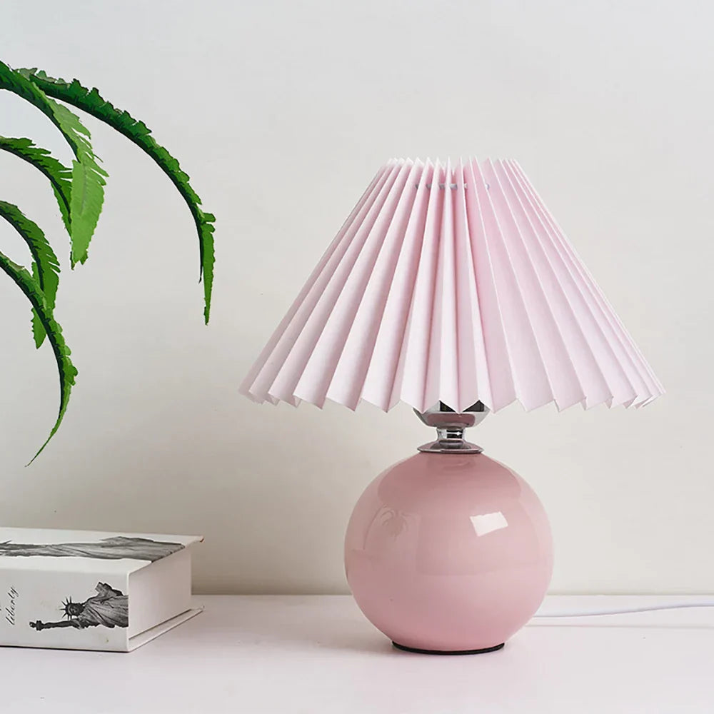 Klassisk Bordslampa med Vikbar Lampskärm för Varm Ljus | Veska