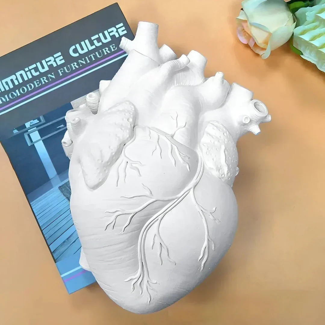 Klassisk hjärtformad vas | Veska