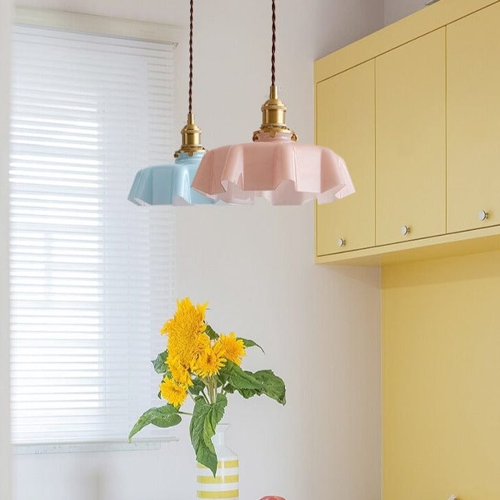 Kräm Blommig Mässingspendel Lampa | Veska