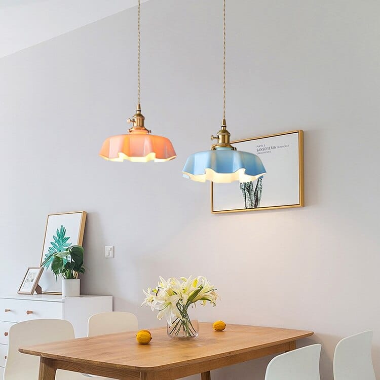 Kräm Blommig Mässingspendel Lampa | Veska