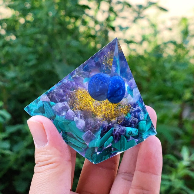 Kreativ Naturlig Kristall Universum Energi Pyramid | Veska 13
