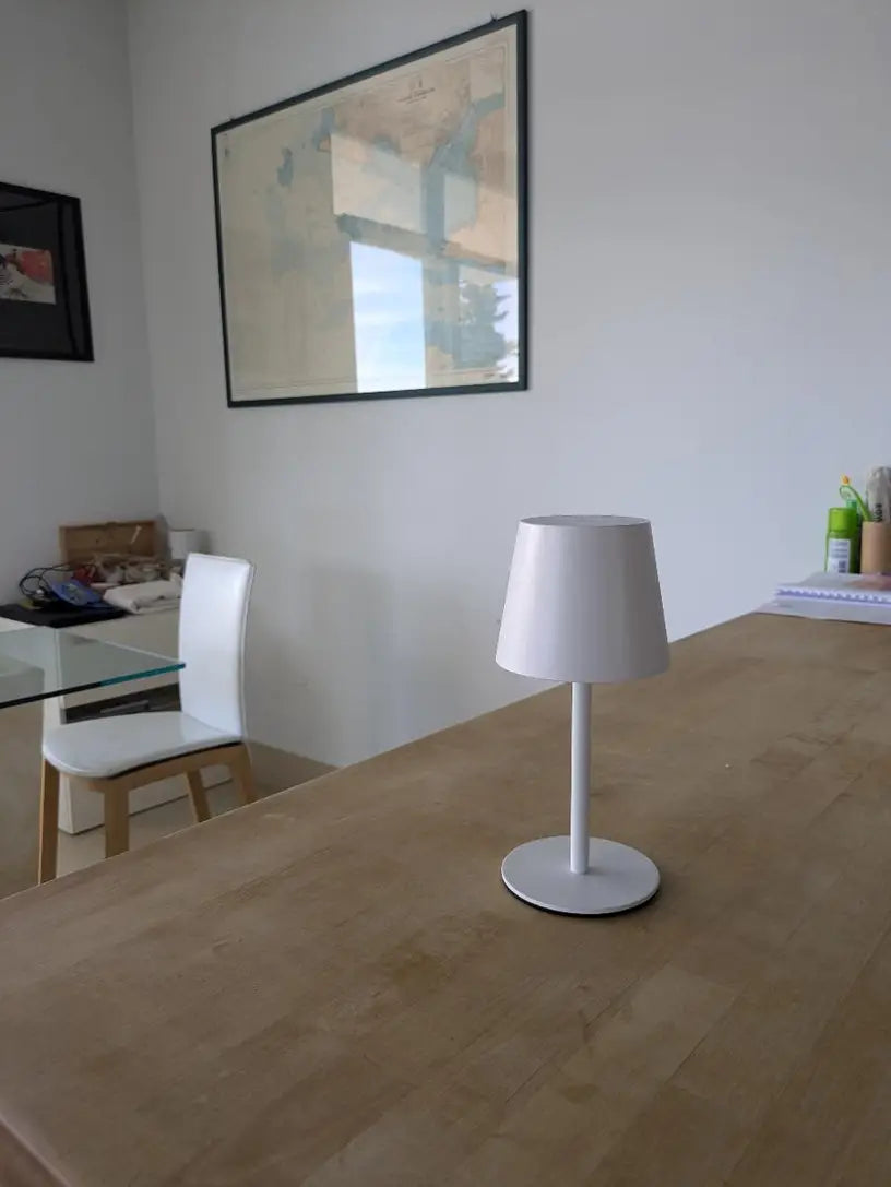 LED Bordslampa – Trådlös, Beröringskontroll & Dimbar Ljus | Veska