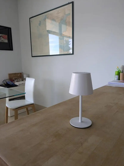 LED Bordslampa – Trådlös, Beröringskontroll & Dimbar Ljus | Veska
