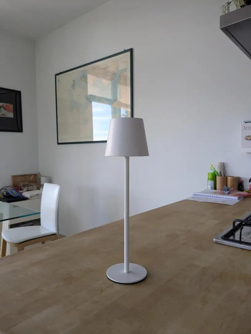 LED Bordslampa – Trådlös, Beröringskontroll & Dimbar Ljus | Veska