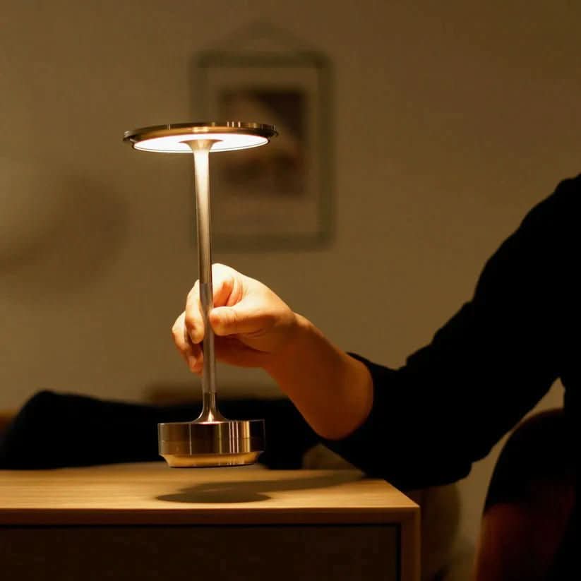 LED bordslampe med dimbar stämningsljus & modern design | Veska