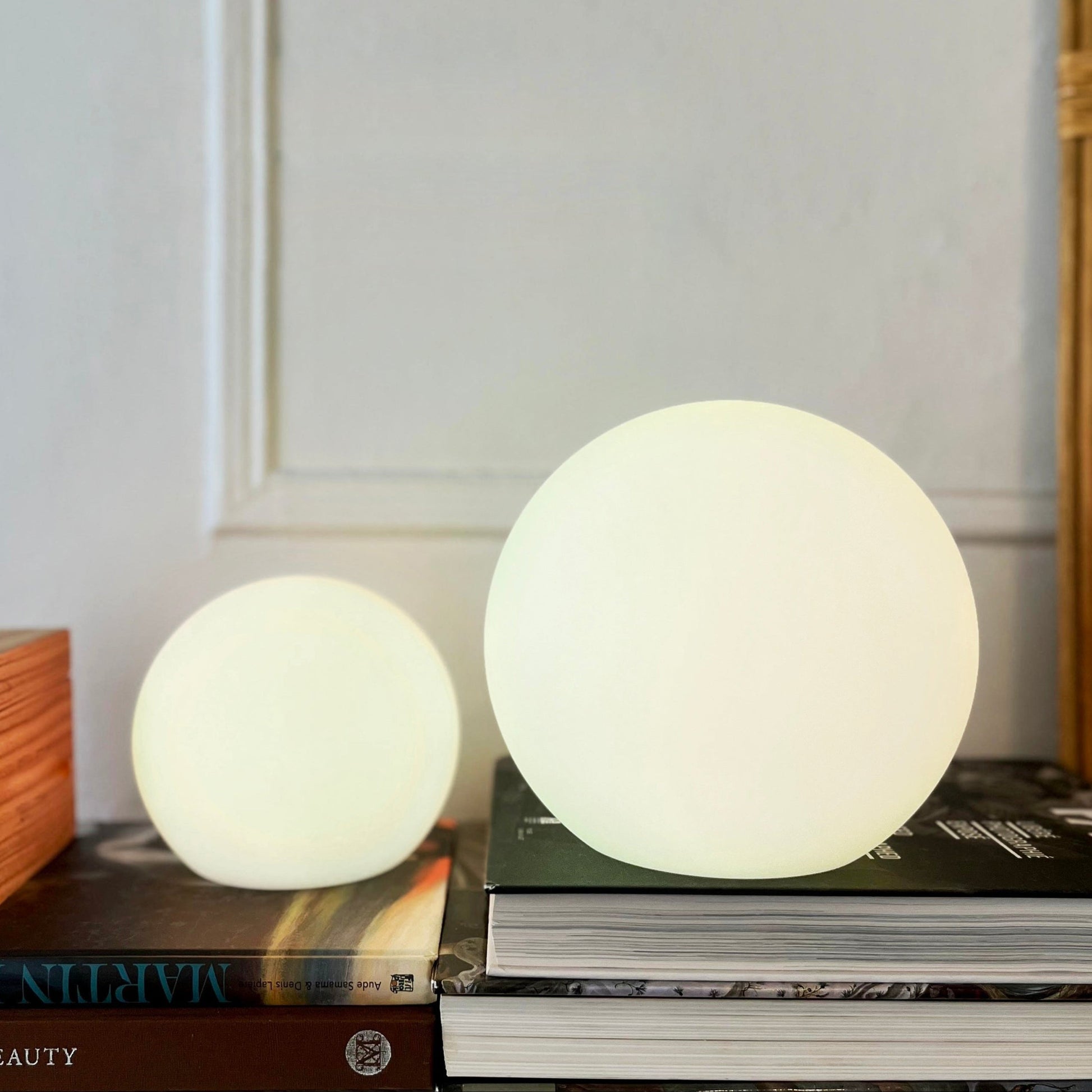 LED Trådlampa - Uppladdningsbar Modern Lampa för Hemmet, Kontoret och Nattduksbordet | Veska 25cm